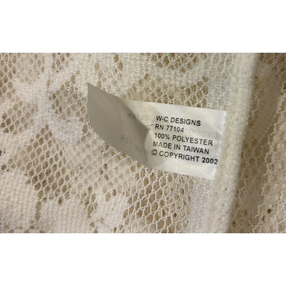 VTG Ivory Floral Roses and Scrolls Lace TABLECLOTH 63 X 117 Cottagecore